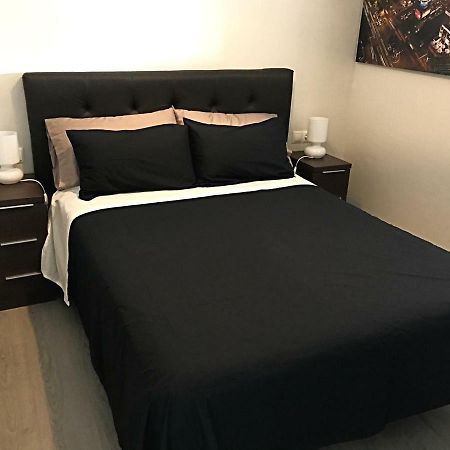 伊莎贝尔马诺亚公寓 托雷莫利诺斯 外观 照片